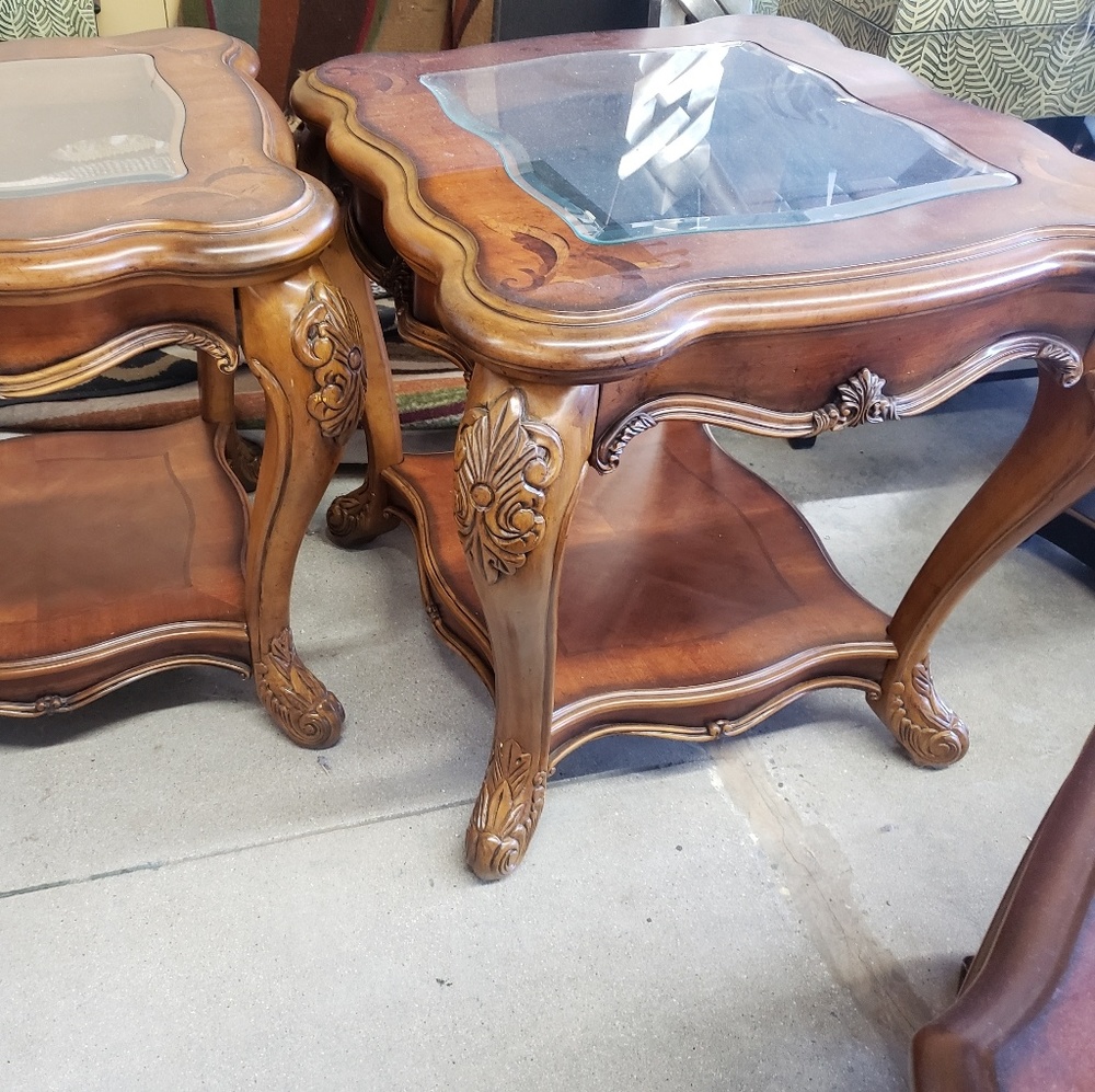 End tables Michael Amini